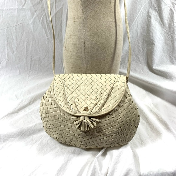 Vintage JAY HERBERT white ivory leather woven shoulder bag with flap tassel - Picture 1 of 12